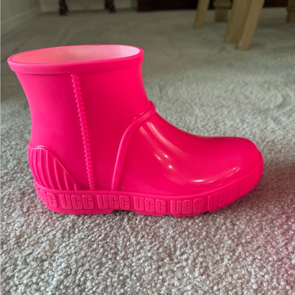 Kids size 2 hot pink rain boots